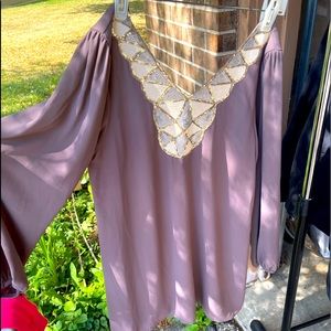 Miami size medium. Gray/Tan sequin dress